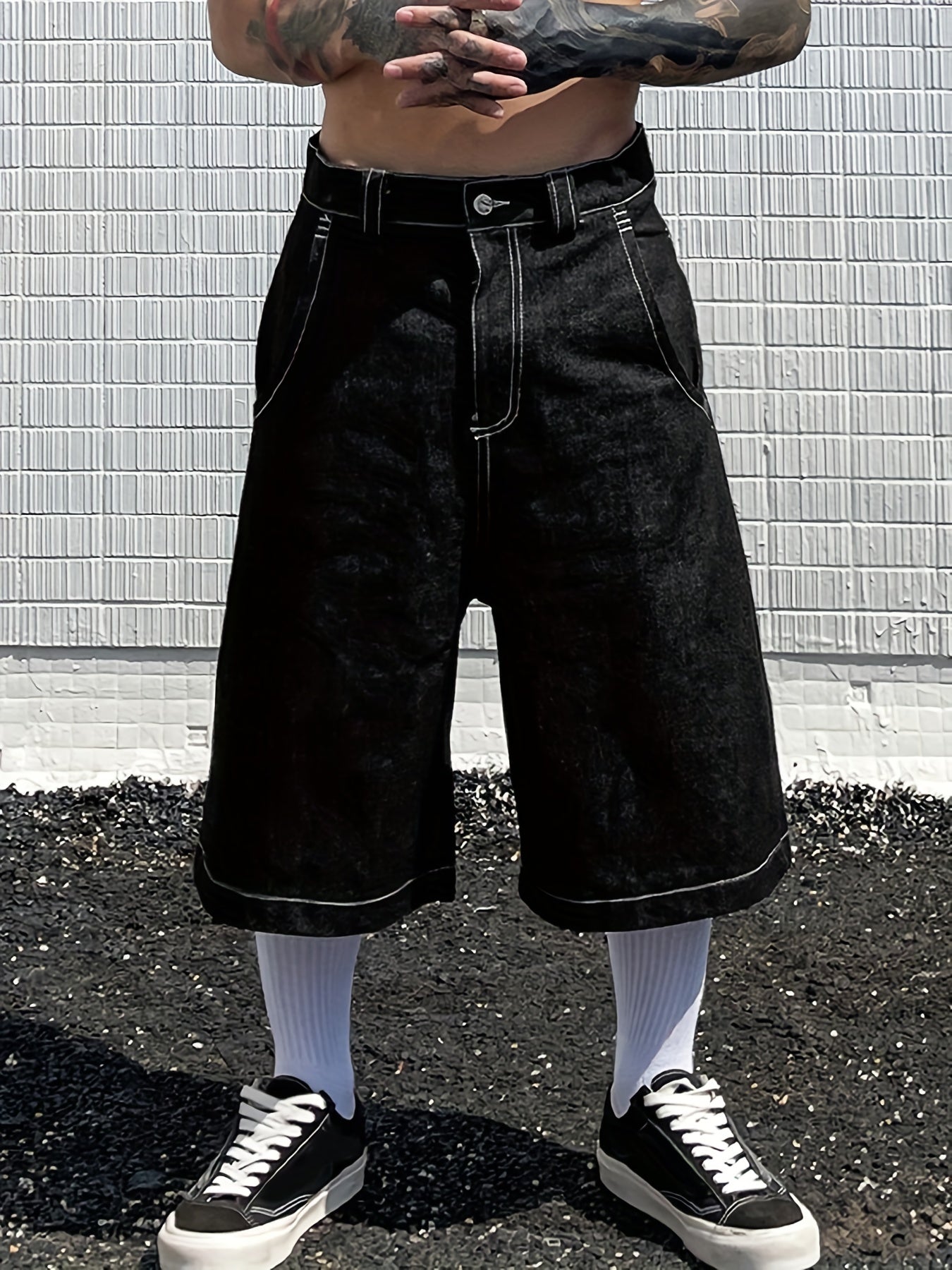 Mens Trendy Embroidered Denim Shorts - Loose Fit, Casual Street Style Jorts - Fashionable Capri Pants for a Relaxed Look