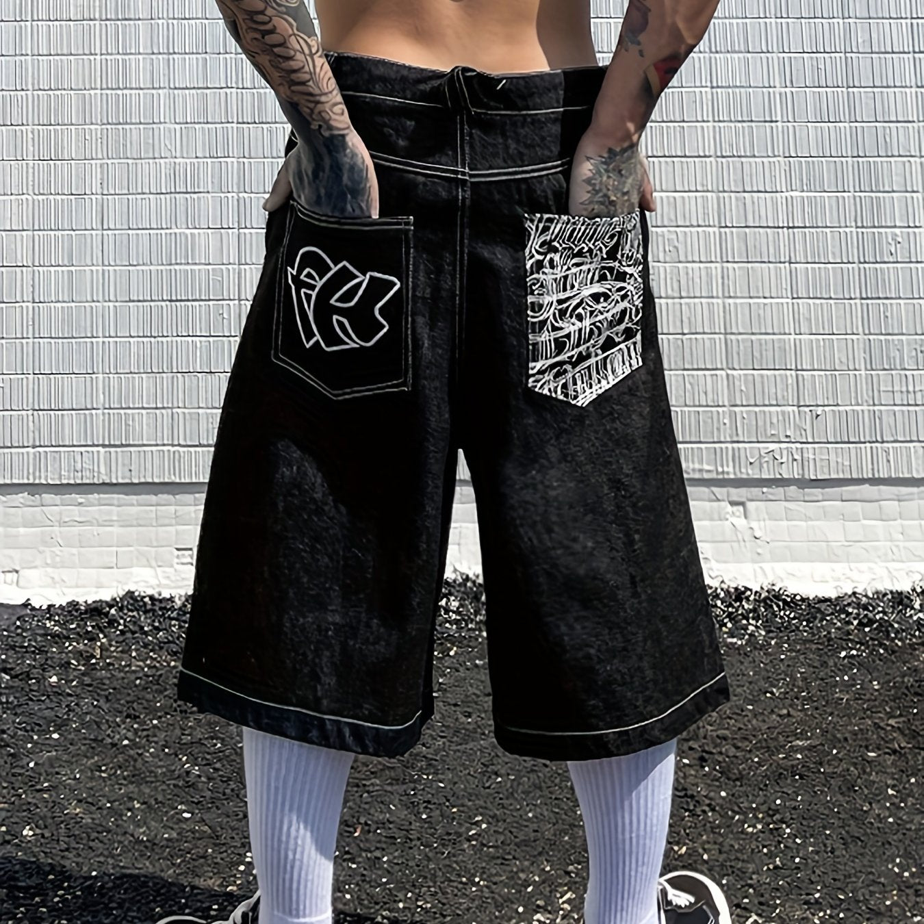 Mens Trendy Embroidered Denim Shorts - Loose Fit, Casual Street Style Jorts - Fashionable Capri Pants for a Relaxed Look