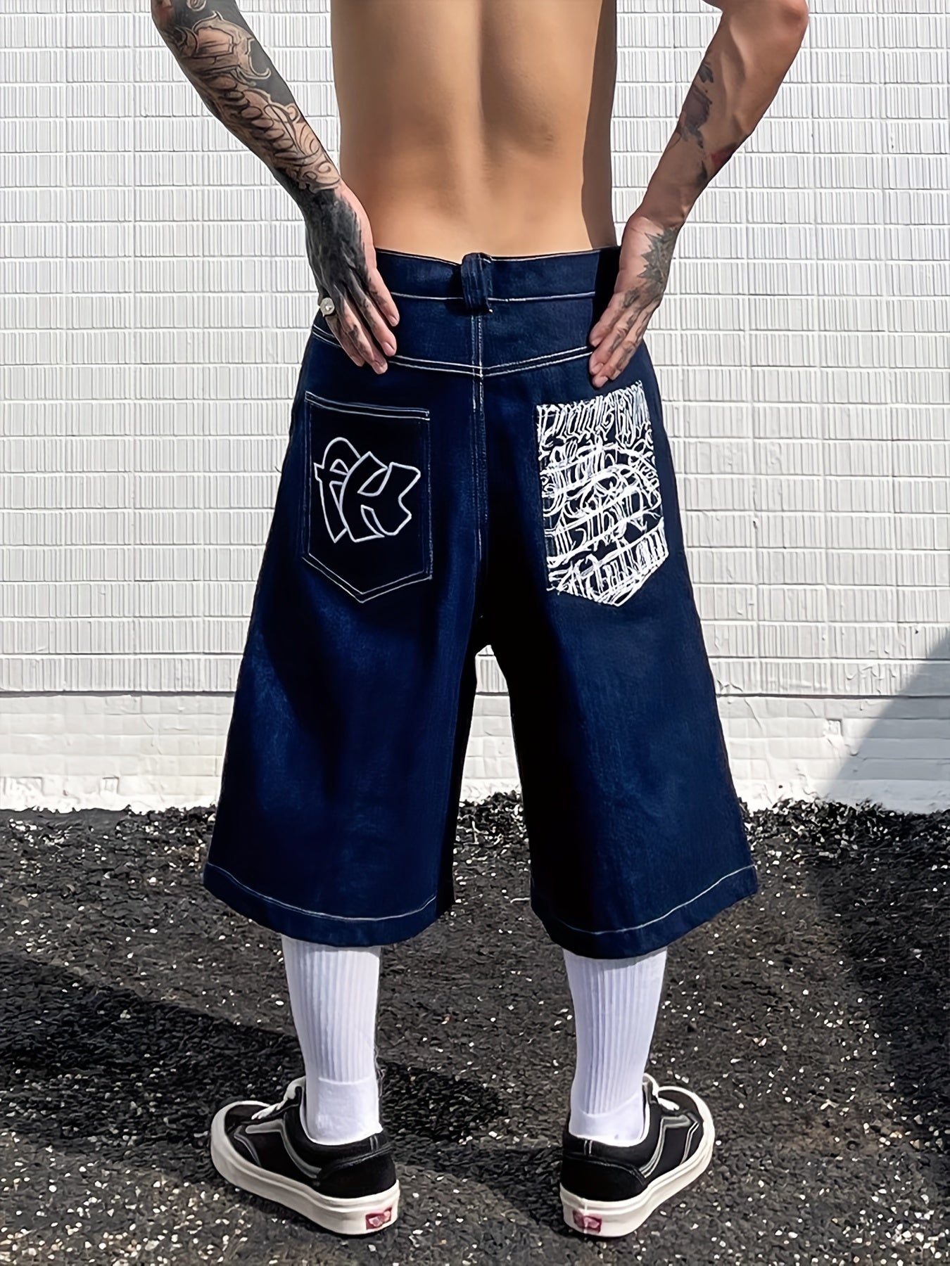 Mens Trendy Embroidered Denim Shorts - Loose Fit, Casual Street Style Jorts - Fashionable Capri Pants for a Relaxed Look